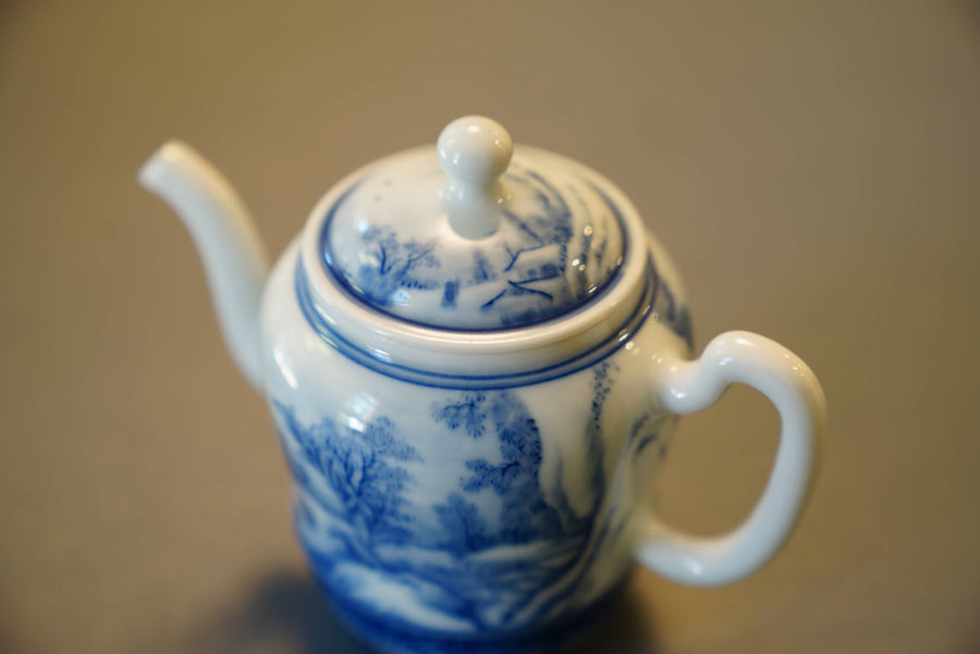 Jingdezhen Artisan Blue and White Porcelain Teapot Classic Snowing Landscape